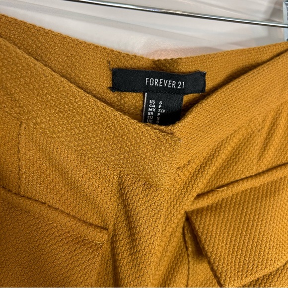 Forever 21 Gold Mustard Yellow High Rise Flat Front Pleated Hot Pants Shorts - Picture 6 of 7